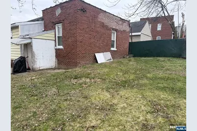 92 Naples Place, Garfield, NJ 07026 - Photo 3