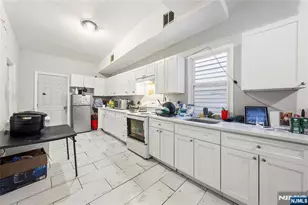 152 10th St, Newark, NJ 07107 - Photo 17