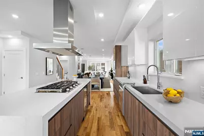 227 Wayne Avenue 227A #227A, Cliffside Park, NJ 07010 - Photo 27