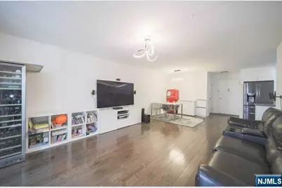 2100 Linwood Avenue 17T #17T, Fort Lee, NJ 07024 - Photo 9