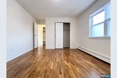 87 W Central Boulevard 5 #5, Palisades Park, NJ 07650 - Photo 13