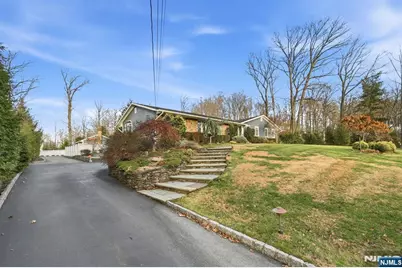 85 Oak Drive, Upper Saddle River, NJ 07458 - Photo 3