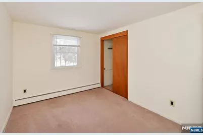 26 Bank Street, Midland Park, NJ 07432 - Photo 9
