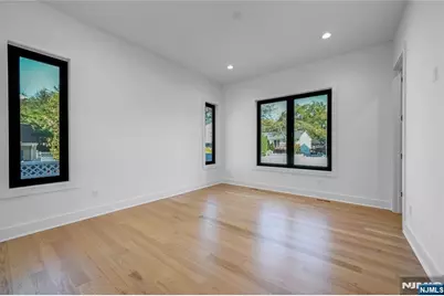 33 Oliver Road, Paramus, NJ 07652 - Photo 17