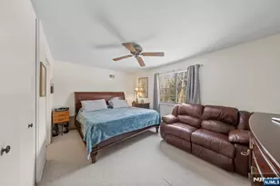 37-1 Tamaron Dr, Waldwick, NJ 07463 - Photo 25