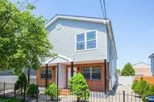 34 Holland St, Newark, NJ 07103 - Photo 3