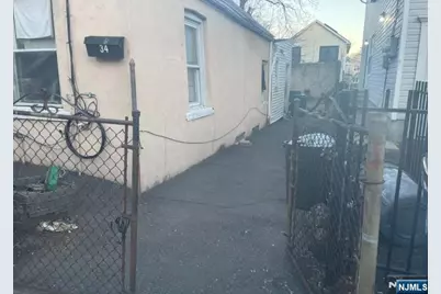 34 Holland Street, Newark, NJ 07103 - Photo 9