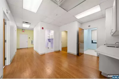 2083 Center Avenue 2A #2A, Fort Lee, NJ 07024 - Photo 11