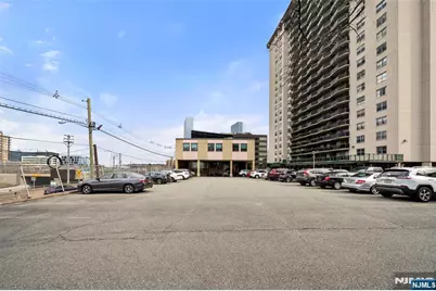 2083 Center Avenue 2A #2A, Fort Lee, NJ 07024 - Photo 21