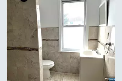 260 Washington Place Left Side #Left side, Hasbrouck Heights, NJ 07604 - Photo 17