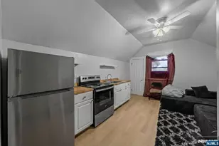 1025 Rivington St, Roselle, NJ 07203 - Photo 9