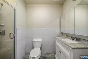 300 Gorge Road 38, Cliffside Park, NJ 07010 - Photo 27