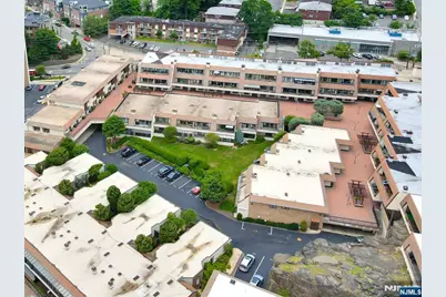 300 Gorge Road 38 #38, Cliffside Park, NJ 07010 - Photo 47