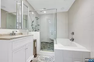 300 Gorge Road 38, Cliffside Park, NJ 07010 - Photo 35