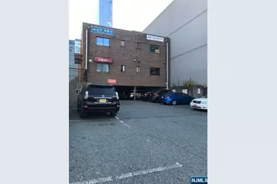 2033 Lemoine Avenue 2 #2, Fort Lee, NJ 07024 - Photo 13