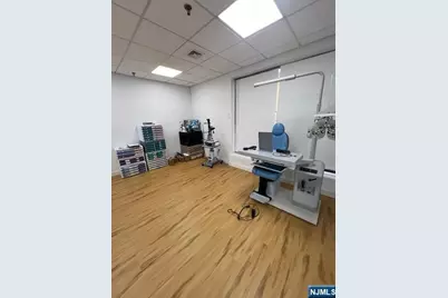 2033 Lemoine Avenue 2 #2, Fort Lee, NJ 07024 - Photo 11