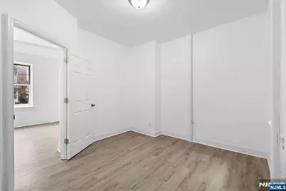 137 Kensington Avenue 101 #101, Jersey City, NJ 07304 - Photo 9