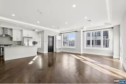 24 Marquis Court, Edgewater, NJ 07020 - Photo 3