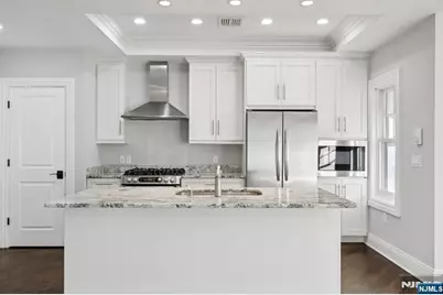 24 Marquis Court, Edgewater, NJ 07020 - Photo 9