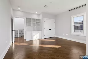 24 Marquis Ct, Edgewater, NJ 07020 - Photo 23