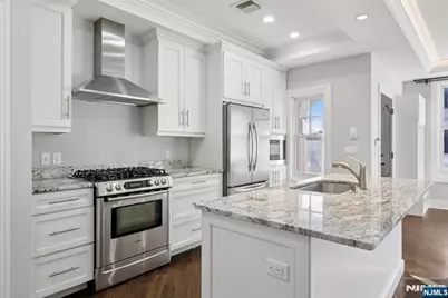 24 Marquis Court, Edgewater, NJ 07020 - Photo 13