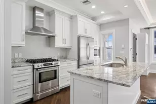 24 Marquis Ct, Edgewater, NJ 07020 - Photo 13