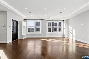 24 Marquis Ct, Edgewater, NJ 07020 - Photo 7