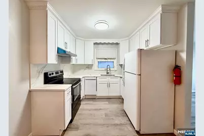 564 Chestnut Street 2 #2, Kearny, NJ 07032 - Photo 5