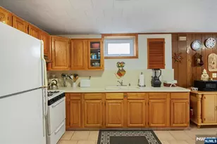 93 Woodrow Ave, Woodland Park, NJ 07424 - Photo 21