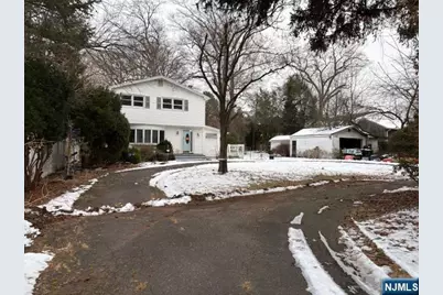 496 Cedar Lane, Paramus, NJ 07652 - Photo 3