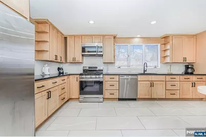 566 Teaneck Road, Teaneck Township, NJ 07666 - Photo 13