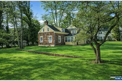 566 Teaneck Road, Teaneck Township, NJ 07666 - Photo 5