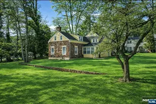 566 Teaneck Rd, Teaneck Township, NJ 07666 - Photo 5