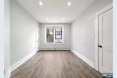 553 Undercliff Avenue 5 #5, Edgewater, NJ 07020 - Photo 11