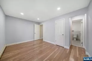 8 Leary Ln B, Edgewater, NJ 07020 - Photo 15