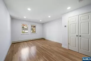 8 Leary Ln B, Edgewater, NJ 07020 - Photo 11