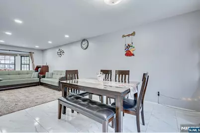 304 Maplecrest Road 304 #304, Edison, NJ 08820 - Photo 17