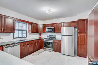 304 Maplecrest Road 304 #304, Edison, NJ 08820 - Photo 19