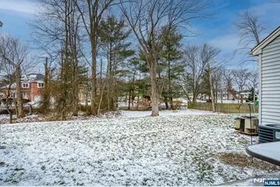 304 Maplecrest Road 304 #304, Edison, NJ 08820 - Photo 33