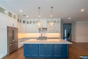 7 St Andrews Cir, River Vale Township, NJ 07675 - Photo 9