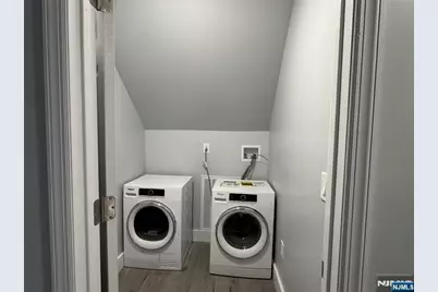 327 Maple Avenue 3 #3, East Orange, NJ 07017 - Photo 3