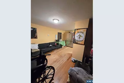 381 Mola Boulevard, Elmwood Park, NJ 07407 - Photo 17