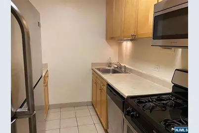 7002 Boulevard East 3F #3F, Guttenberg, NJ 07093 - Photo 5