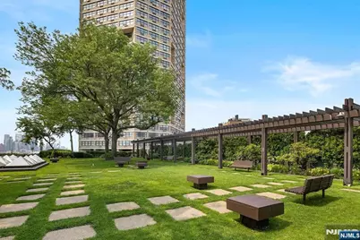 7002 Boulevard East 3F #3F, Guttenberg, NJ 07093 - Photo 17