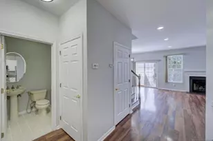 28 Gordon Cir, Parsippany, NJ 07054 - Photo 9