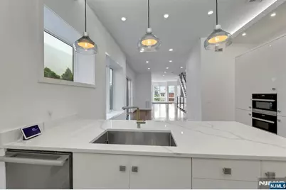 714 Undercliff Avenue 714 #714, Edgewater, NJ 07020 - Photo 19