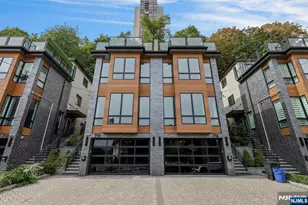 714 Undercliff Ave 714, Edgewater, NJ 07020 - Photo 1