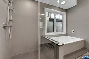 714 Undercliff Ave 714, Edgewater, NJ 07020 - Photo 27