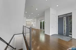 716 Undercliff Ave 716, Edgewater, NJ 07020 - Photo 9