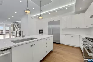 716 Undercliff Ave 716, Edgewater, NJ 07020 - Photo 17